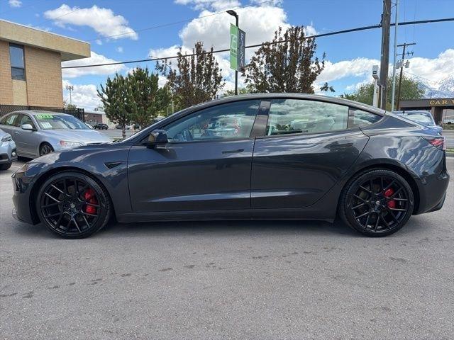 Tesla Model 3  2024
