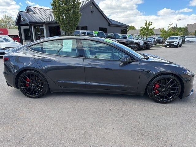 Tesla Model 3  2024