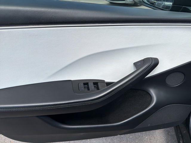 Tesla Model 3  2024