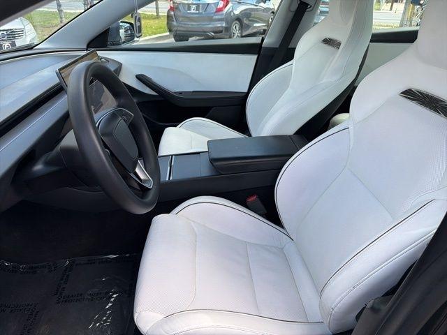 Tesla Model 3  2024