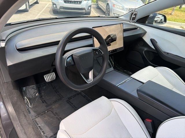 Tesla Model 3  2024