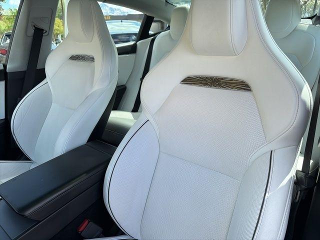 Tesla Model 3  2024