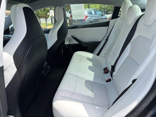 Tesla Model 3  2024