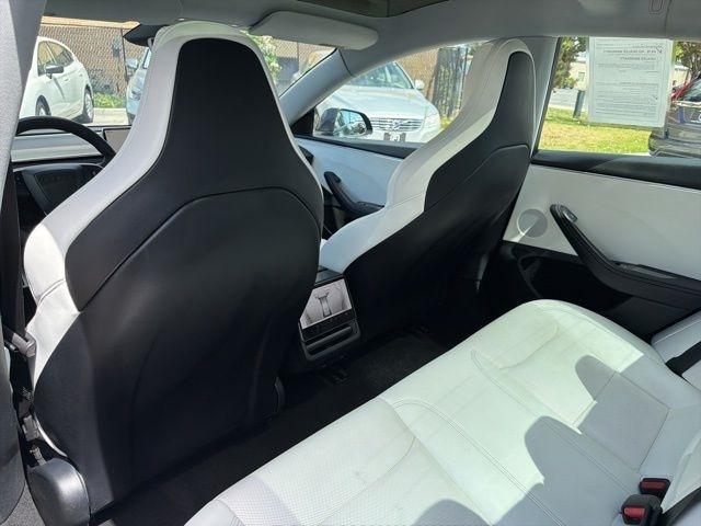 Tesla Model 3  2024