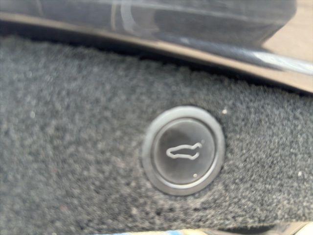 Tesla Model 3  2024