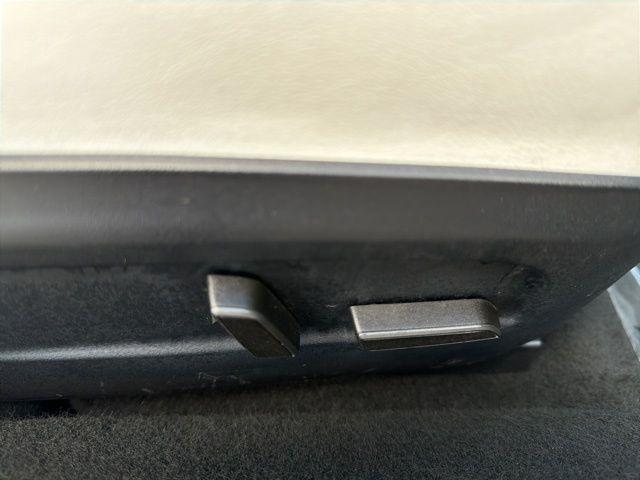 Tesla Model 3  2024
