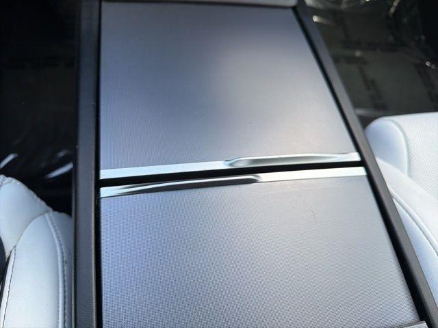 Tesla Model 3  2024