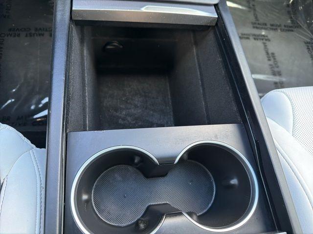 Tesla Model 3  2024
