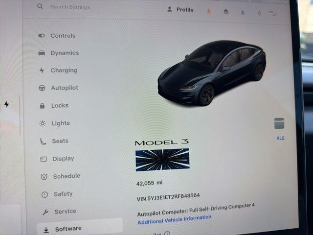 Tesla Model 3  2024