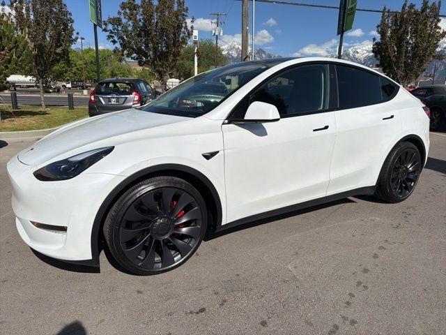 Tesla Model Y  2024