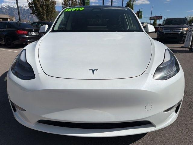 Tesla Model Y  2024