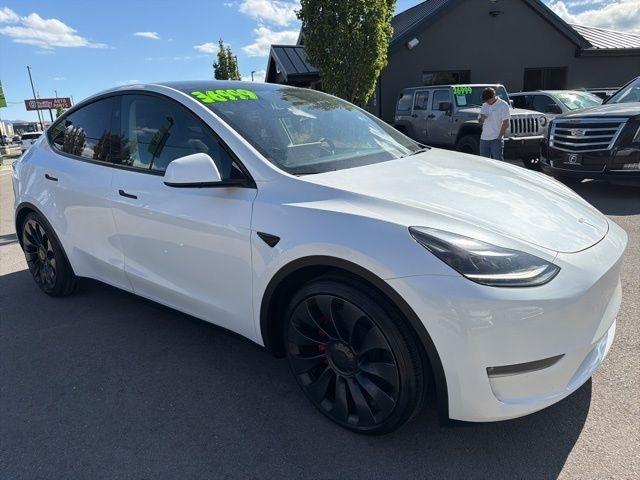 Tesla Model Y  2024