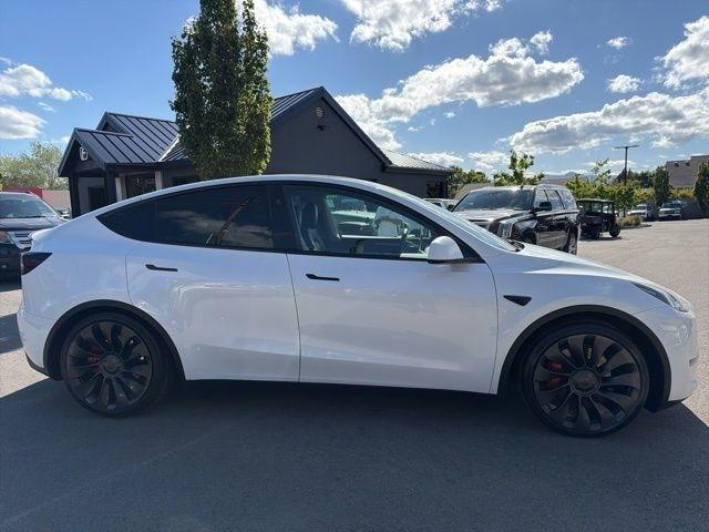 Tesla Model Y  2024