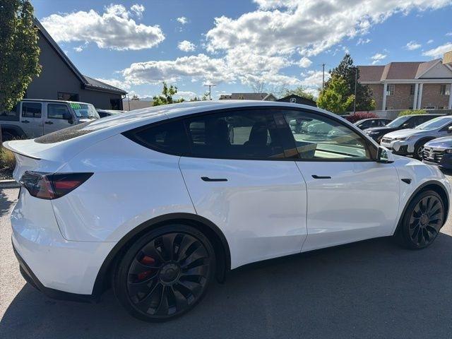 Tesla Model Y  2024