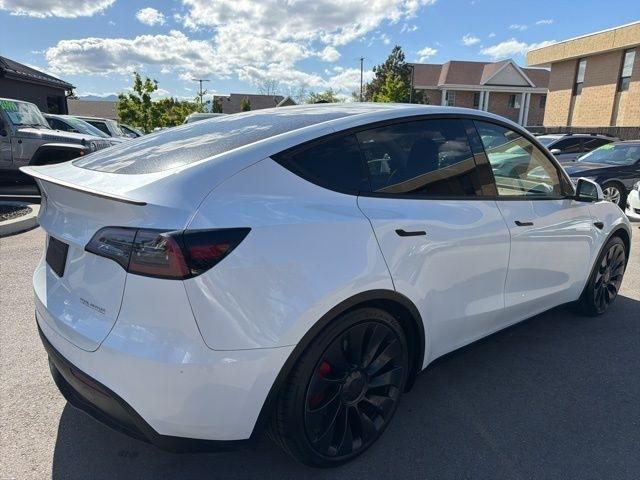 Tesla Model Y  2024