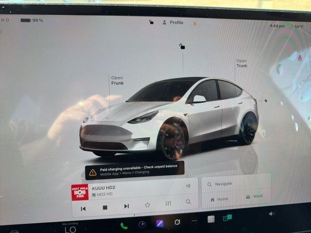 Tesla Model Y  2024