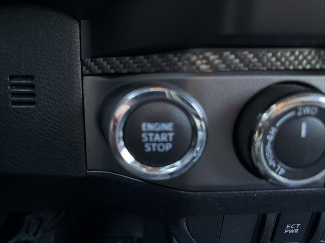 Toyota Tacoma 4WD  2021