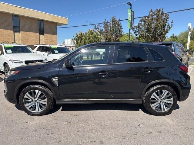 Mitsubishi Outlander Sport  2024