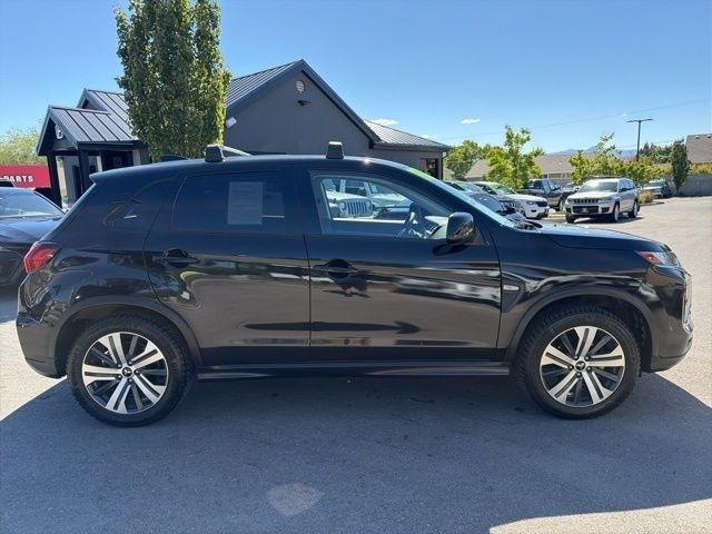 Mitsubishi Outlander Sport  2024
