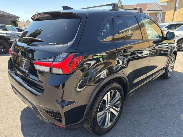 Mitsubishi Outlander Sport  2024