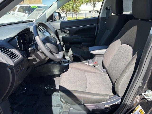 Mitsubishi Outlander Sport  2024
