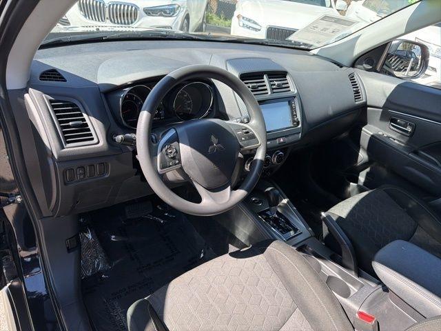 Mitsubishi Outlander Sport  2024