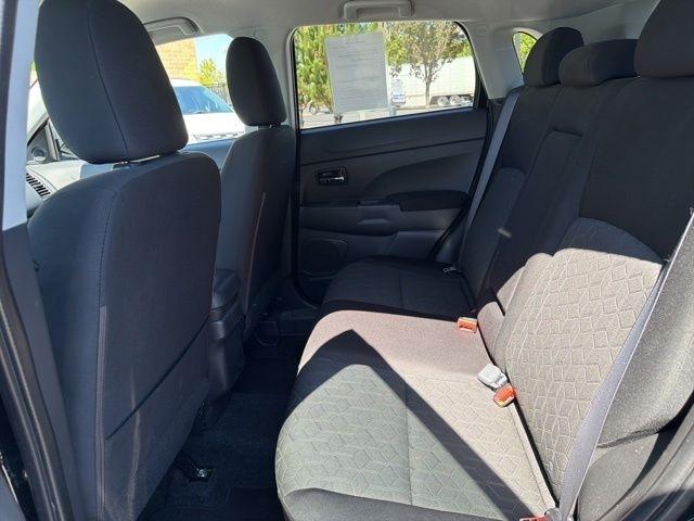 Mitsubishi Outlander Sport  2024
