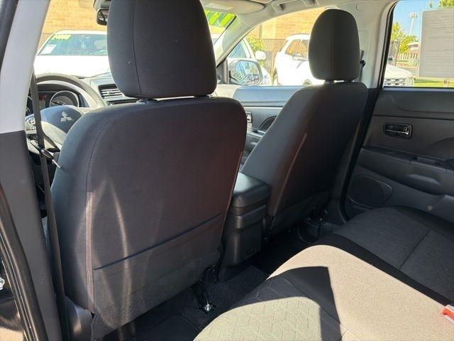Mitsubishi Outlander Sport  2024