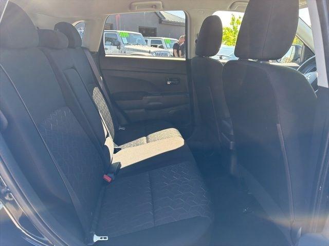 Mitsubishi Outlander Sport  2024