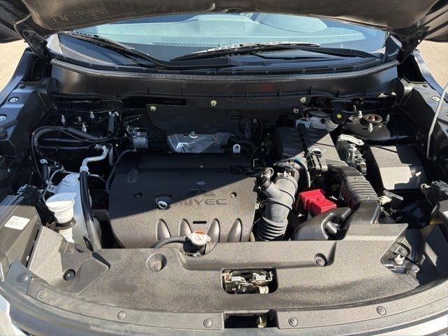 Mitsubishi Outlander Sport  2024