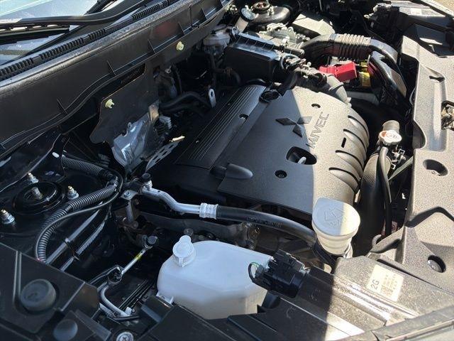 Mitsubishi Outlander Sport  2024