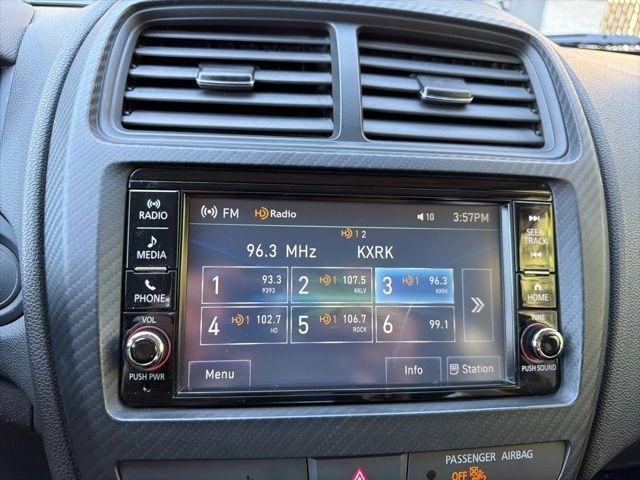 Mitsubishi Outlander Sport  2024