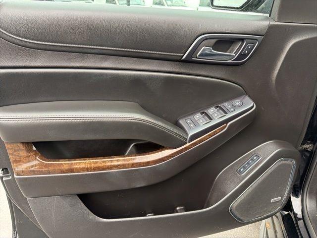 Chevrolet Suburban  2015