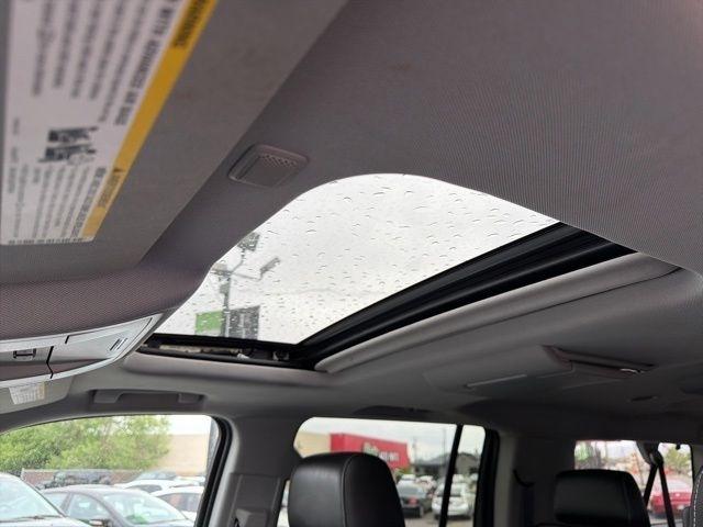 Chevrolet Suburban  2015