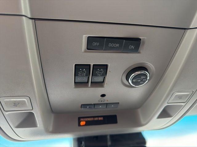 Chevrolet Suburban  2015