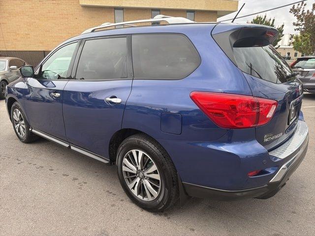 Nissan Pathfinder  2017