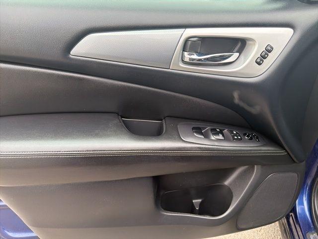Nissan Pathfinder  2017