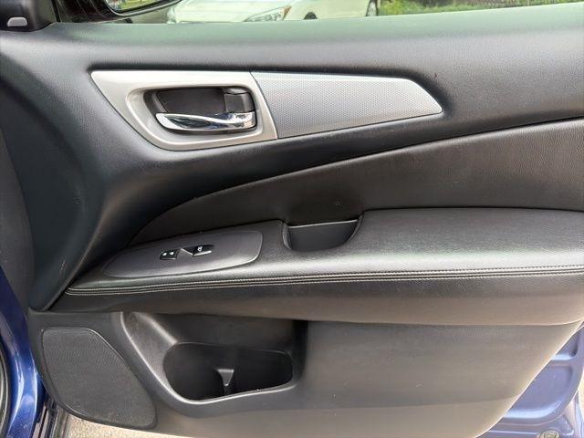 Nissan Pathfinder  2017