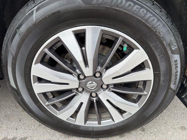 Nissan Pathfinder  2017