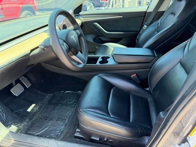 Tesla Model 3  2022