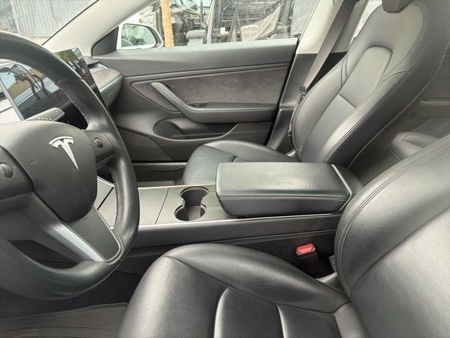 Tesla Model 3  2018