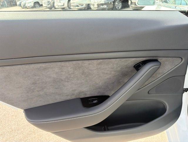 Tesla Model 3  2018
