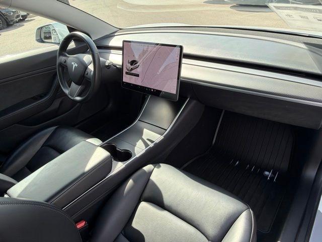 Tesla Model 3  2018
