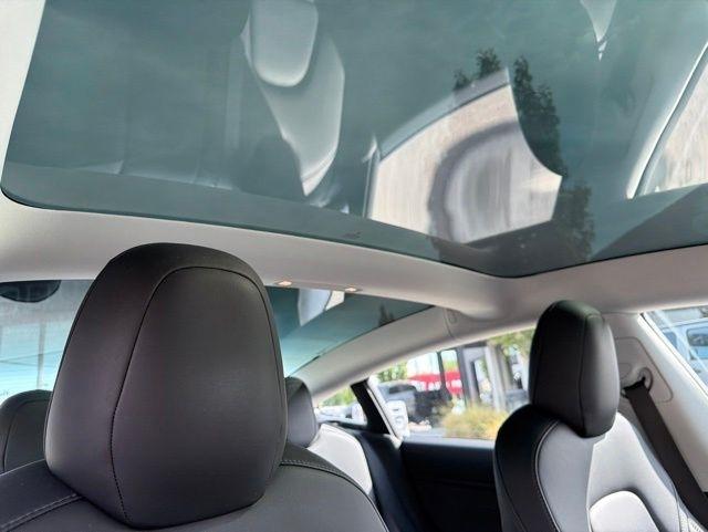 Tesla Model 3  2018