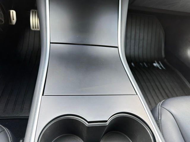 Tesla Model 3  2018