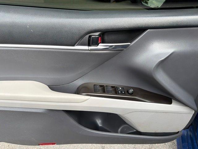 Toyota Camry  2023
