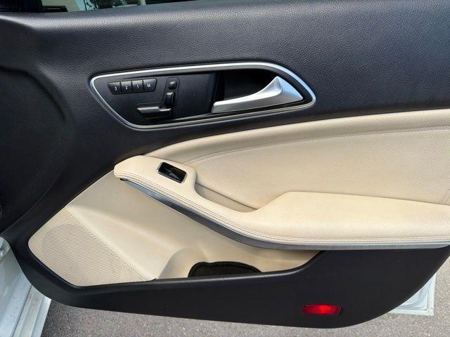 Mercedes-Benz CLA-Class  2015