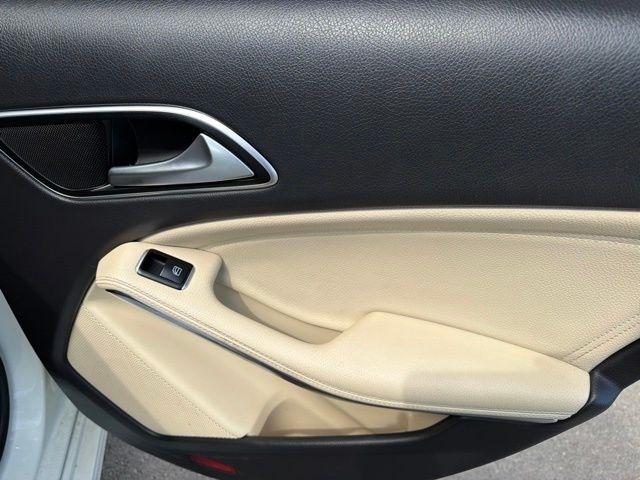Mercedes-Benz CLA-Class  2015