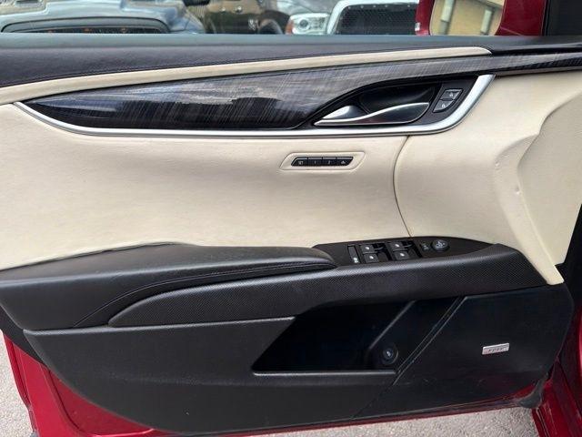 Cadillac XTS  2013