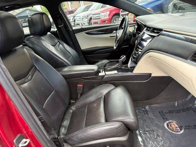 Cadillac XTS  2013